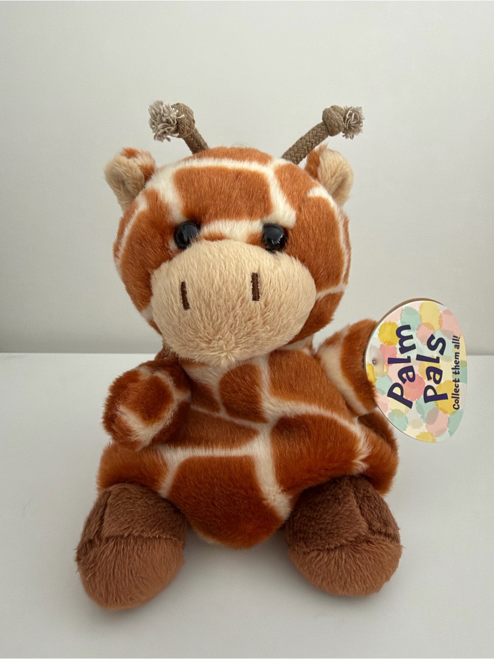 NWT Aurora Palm Pals Safara The Giraffe Plush